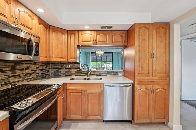 1101 Colony Point Circle 404, Pembroke Pines, FL 33026