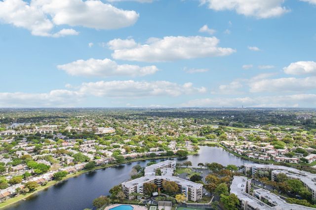 1101 Colony Point Circle 404, Pembroke Pines, FL 33026