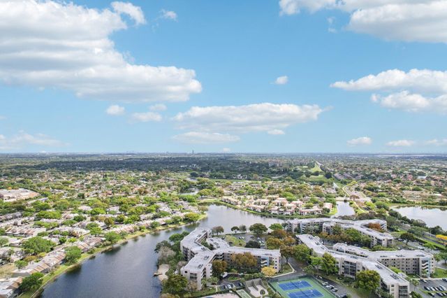 1101 Colony Point Circle 404, Pembroke Pines, FL 33026