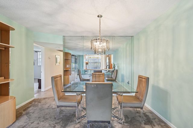 1101 Colony Point Circle 404, Pembroke Pines, FL 33026