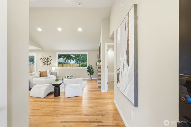 8810 NE 138th Street, Kirkland, WA 98034