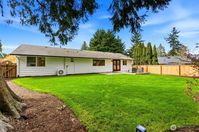 8810 NE 138th Street, Kirkland, WA 98034