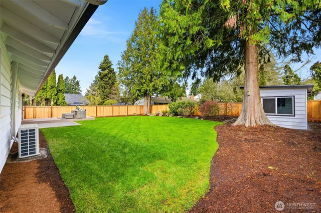 8810 NE 138th Street, Kirkland, WA 98034