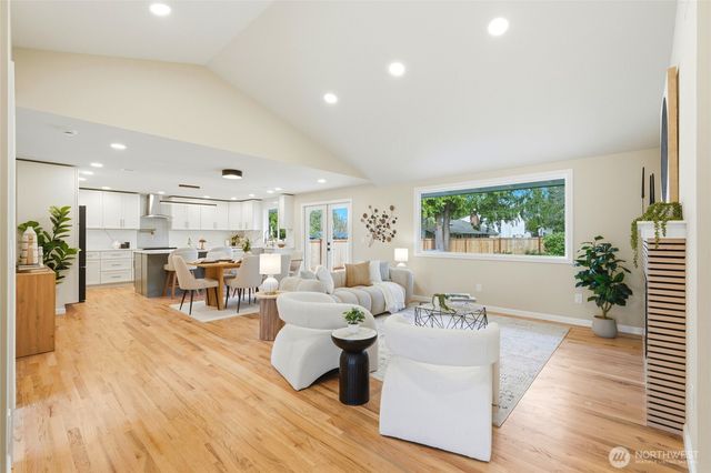 8810 NE 138th Street, Kirkland, WA 98034