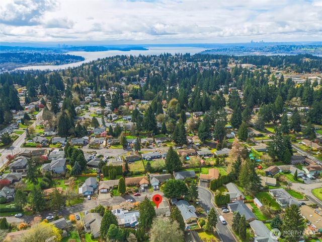 8810 NE 138th Street, Kirkland, WA 98034