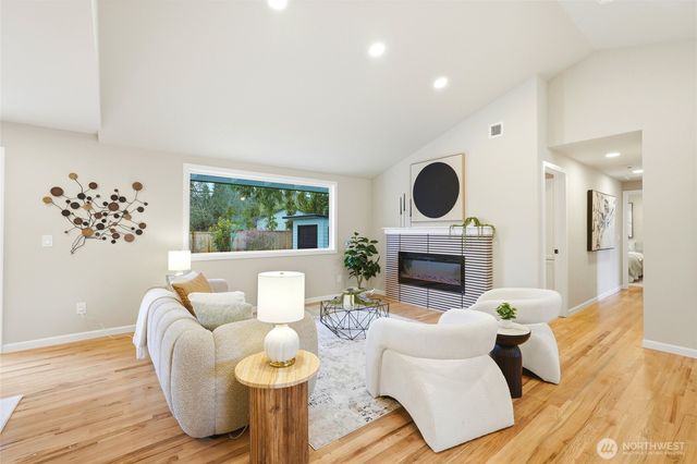 8810 NE 138th Street, Kirkland, WA 98034