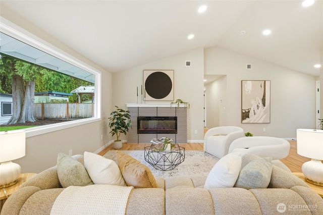 8810 NE 138th Street, Kirkland, WA 98034