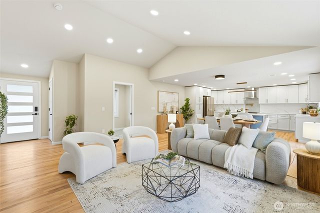 8810 NE 138th Street, Kirkland, WA 98034