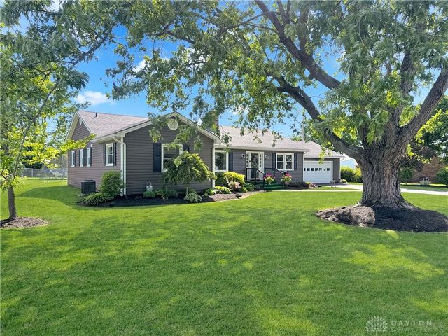 1552 Grimes Circle, Urbana, OH 43078