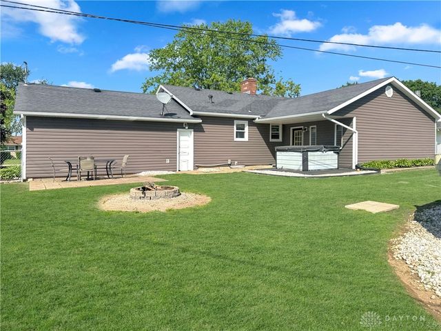 1552 Grimes Circle, Urbana, OH 43078