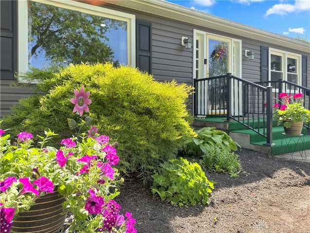 1552 Grimes Circle, Urbana, OH 43078