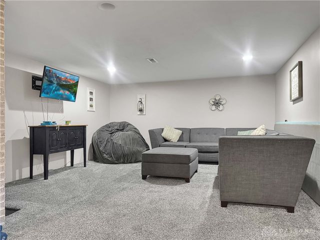 1552 Grimes Circle, Urbana, OH 43078