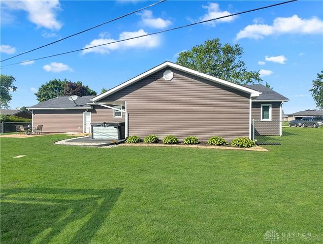 1552 Grimes Circle, Urbana, OH 43078