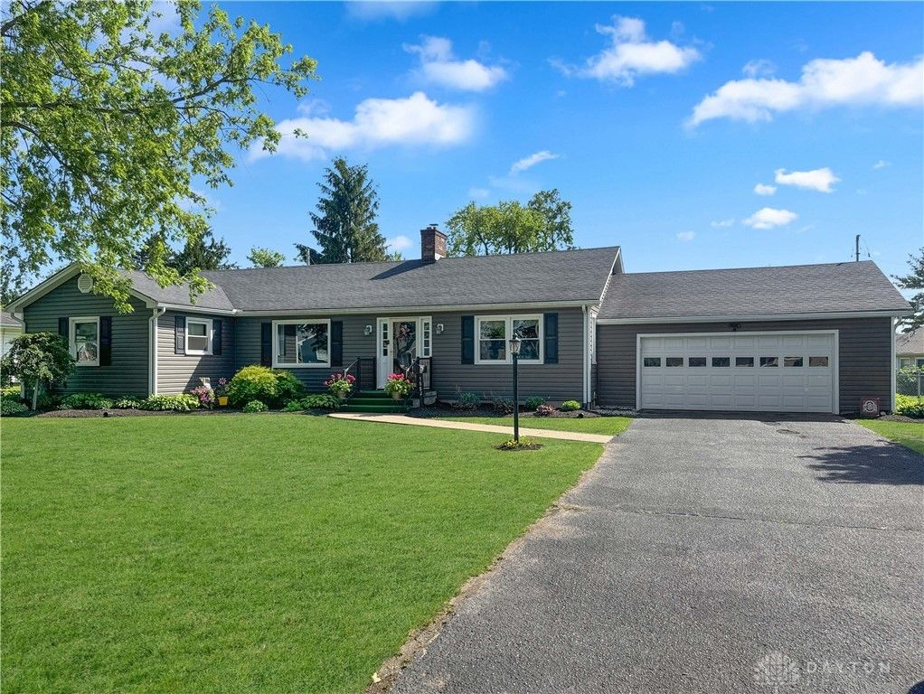 1552 Grimes Circle, Urbana, OH 43078