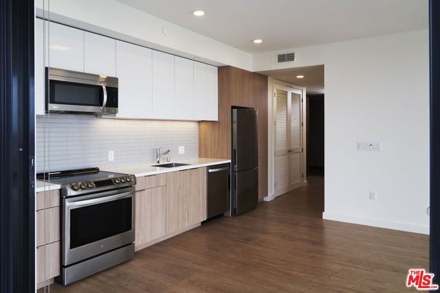 11750 Wilshire Boulevard 1601, Los Angeles, CA 90025