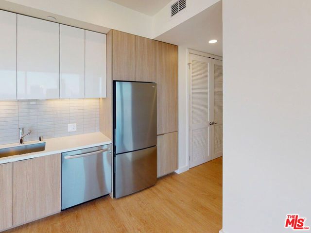 11750 Wilshire Boulevard 1601, Los Angeles, CA 90025