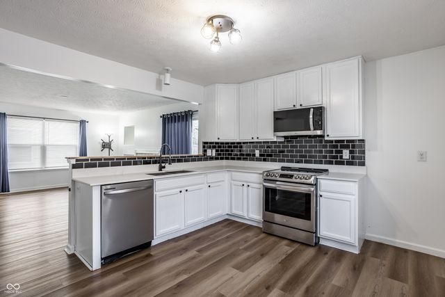 5670 Congressional Place, Indianapolis, IN 46235