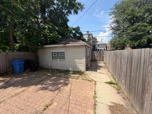 42 N Long Avenue, Chicago, IL 60644