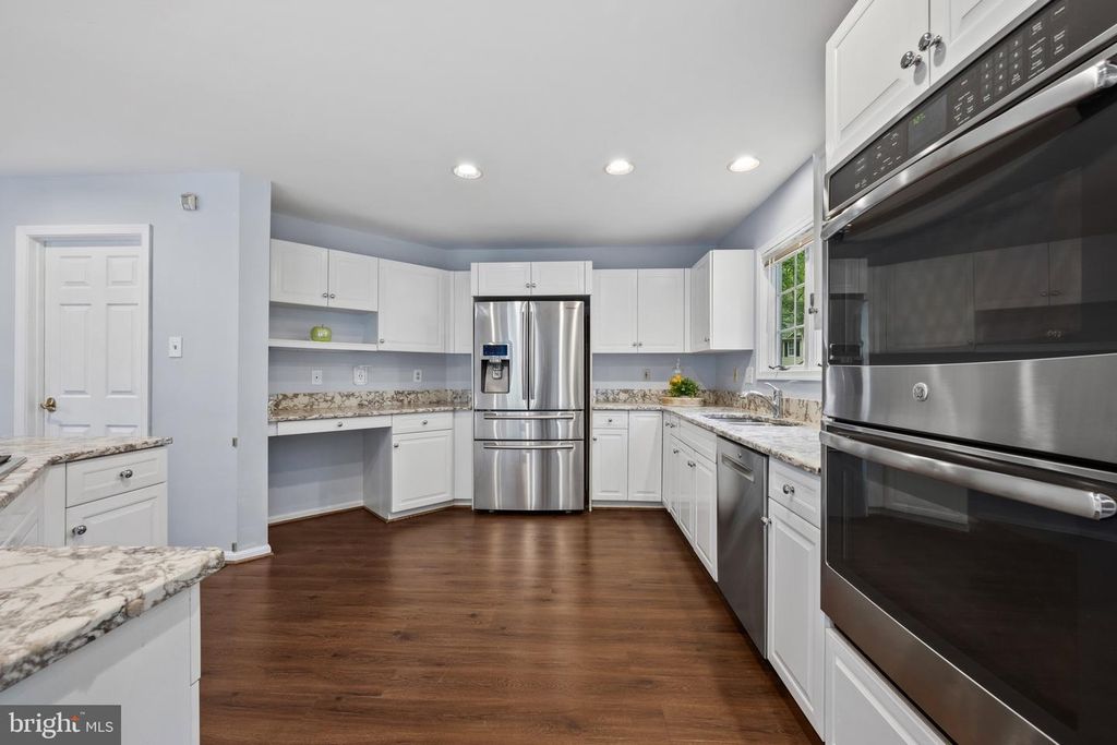 Image 19 of property listing at 10652 QUARTERSTAFF RD, Columbia, MD 21044