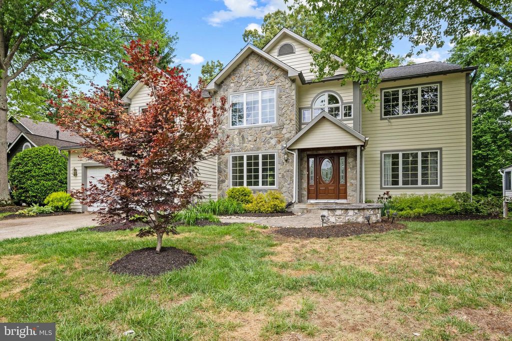 Image 2 of property listing at 10652 QUARTERSTAFF RD, Columbia, MD 21044