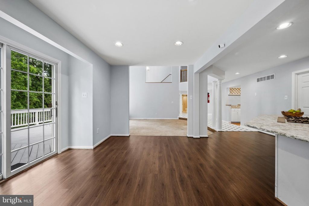 Image 23 of property listing at 10652 QUARTERSTAFF RD, Columbia, MD 21044