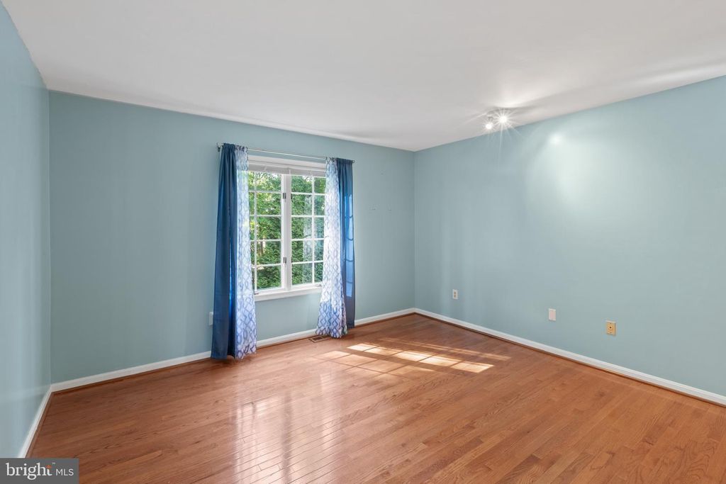 Image 27 of property listing at 10652 QUARTERSTAFF RD, Columbia, MD 21044