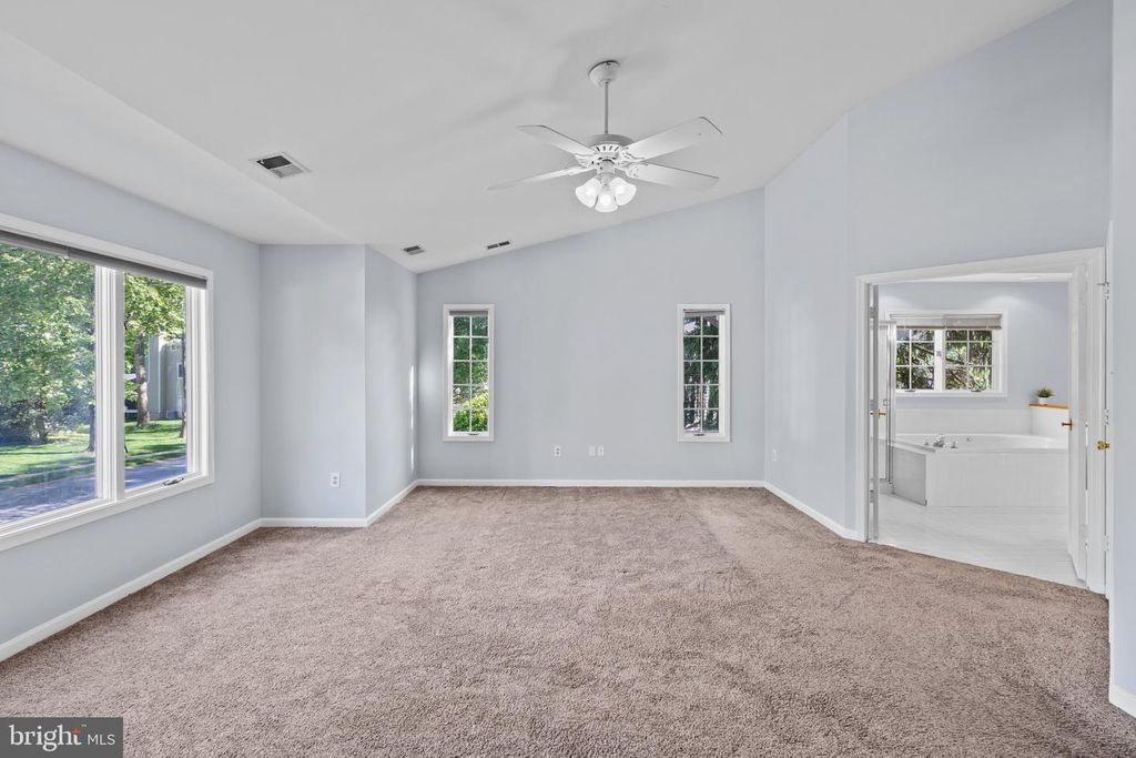Image 34 of property listing at 10652 QUARTERSTAFF RD, Columbia, MD 21044