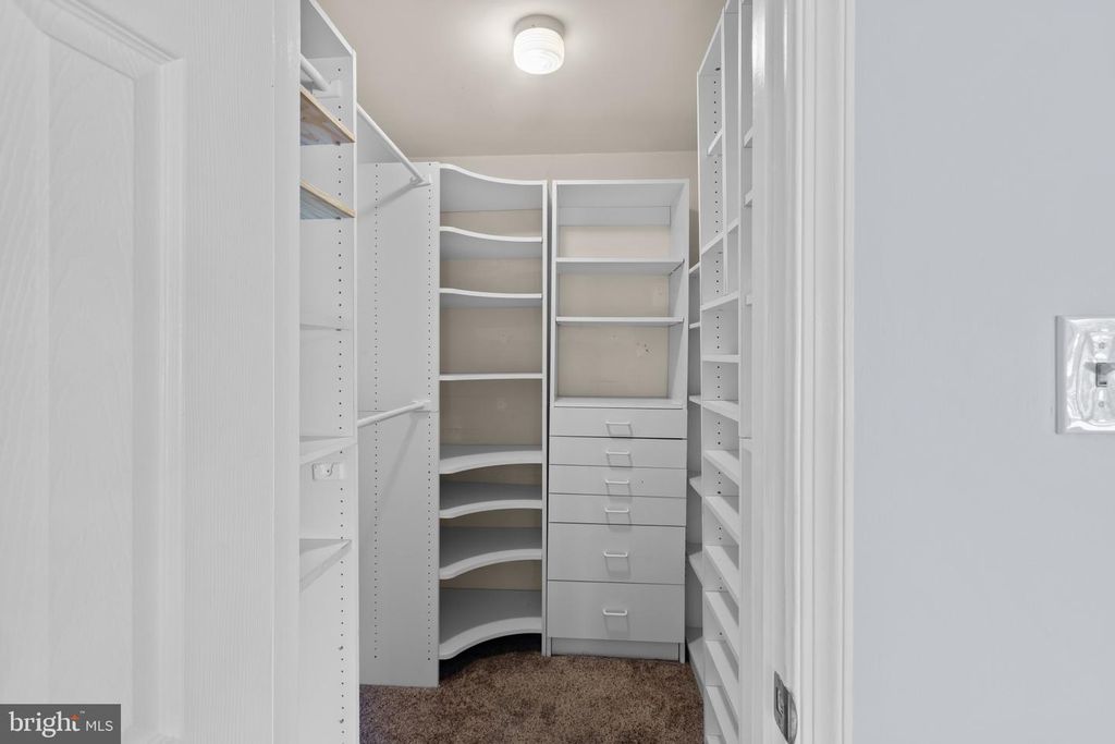 Image 37 of property listing at 10652 QUARTERSTAFF RD, Columbia, MD 21044