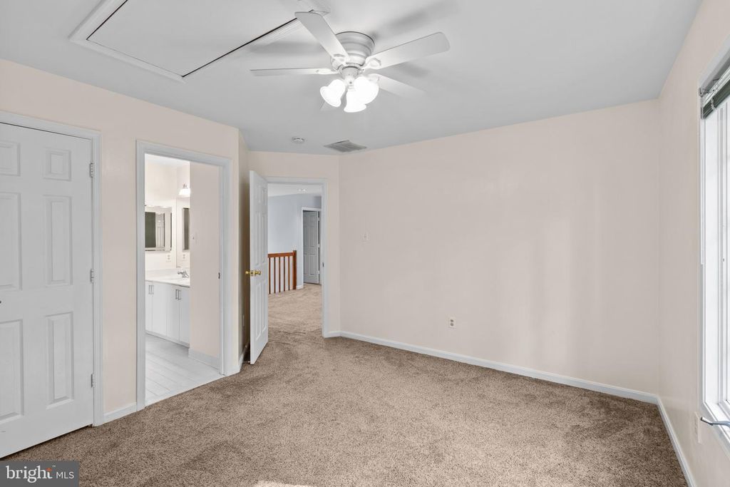 Image 44 of property listing at 10652 QUARTERSTAFF RD, Columbia, MD 21044