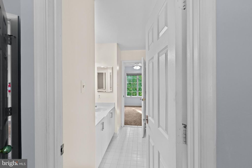Image 47 of property listing at 10652 QUARTERSTAFF RD, Columbia, MD 21044