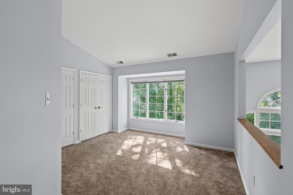 Image 54 of property listing at 10652 QUARTERSTAFF RD, Columbia, MD 21044