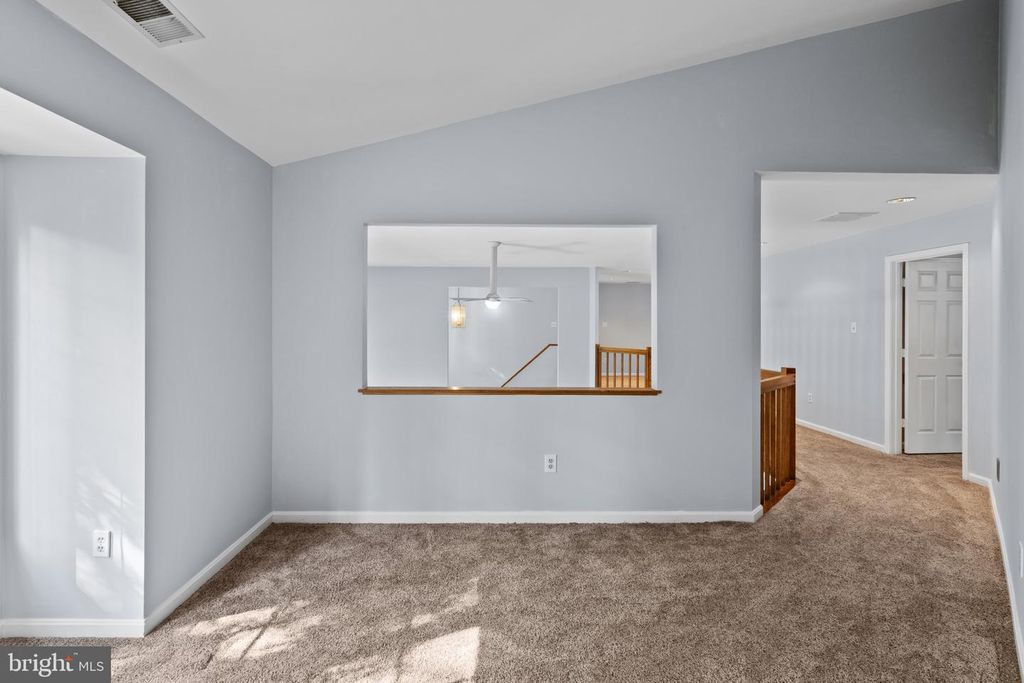 Image 56 of property listing at 10652 QUARTERSTAFF RD, Columbia, MD 21044