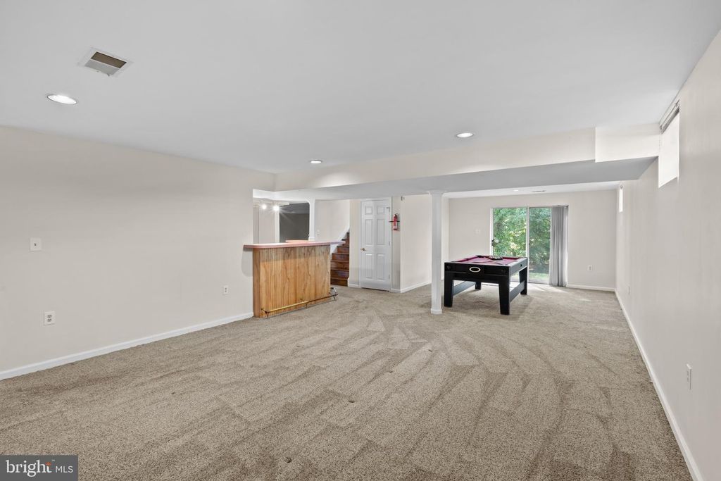 Image 57 of property listing at 10652 QUARTERSTAFF RD, Columbia, MD 21044