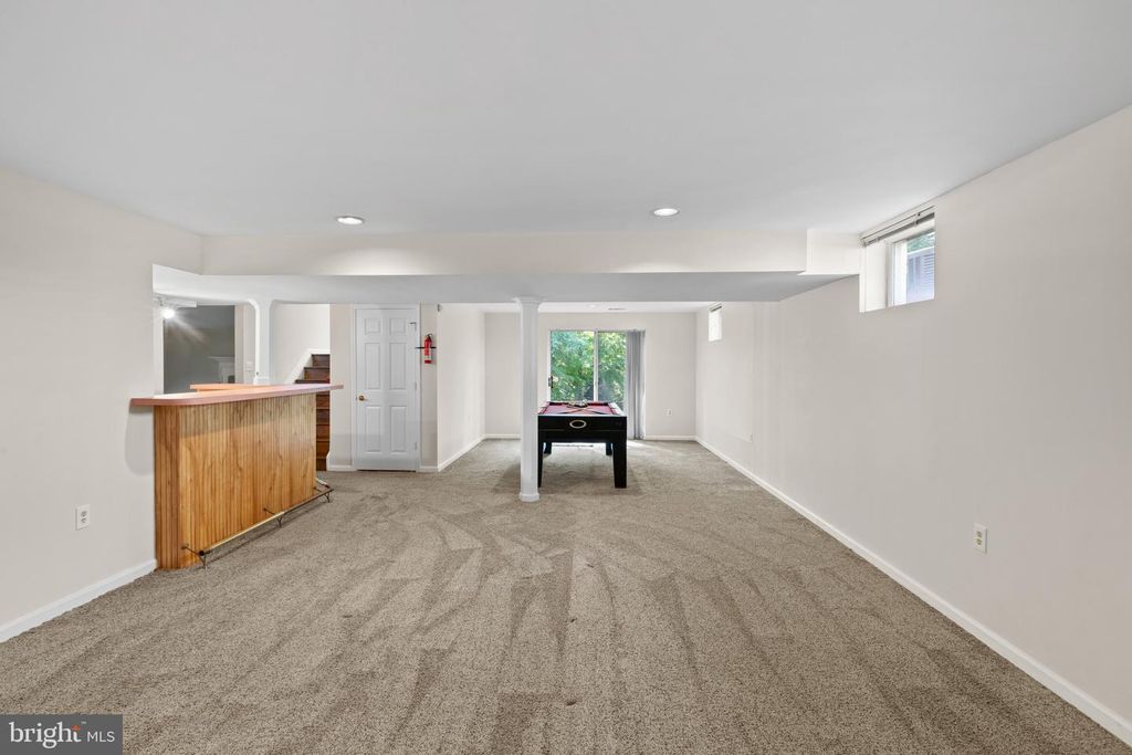 Image 58 of property listing at 10652 QUARTERSTAFF RD, Columbia, MD 21044