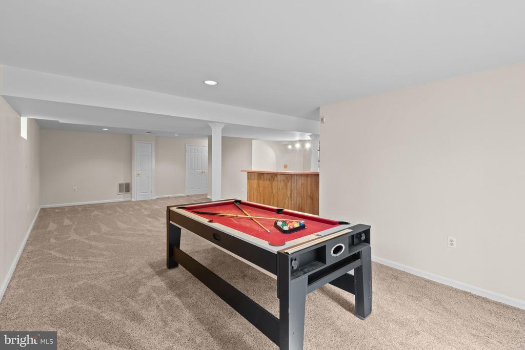 Image 59 of property listing at 10652 QUARTERSTAFF RD, Columbia, MD 21044