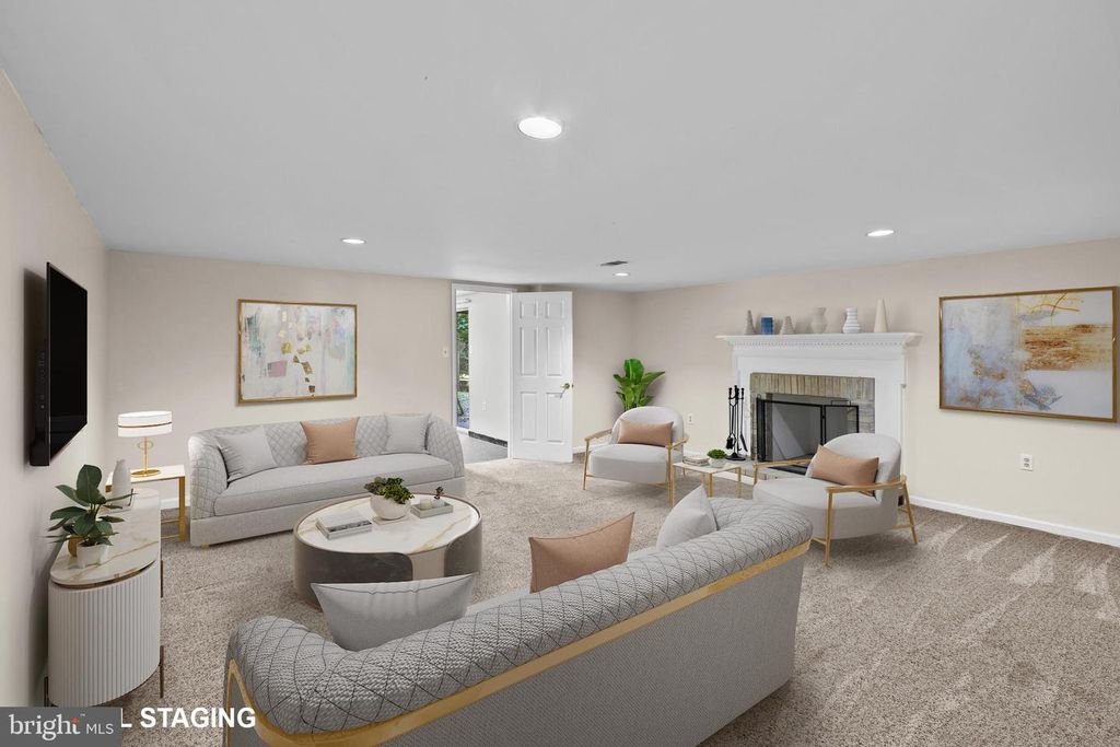 Image 63 of property listing at 10652 QUARTERSTAFF RD, Columbia, MD 21044