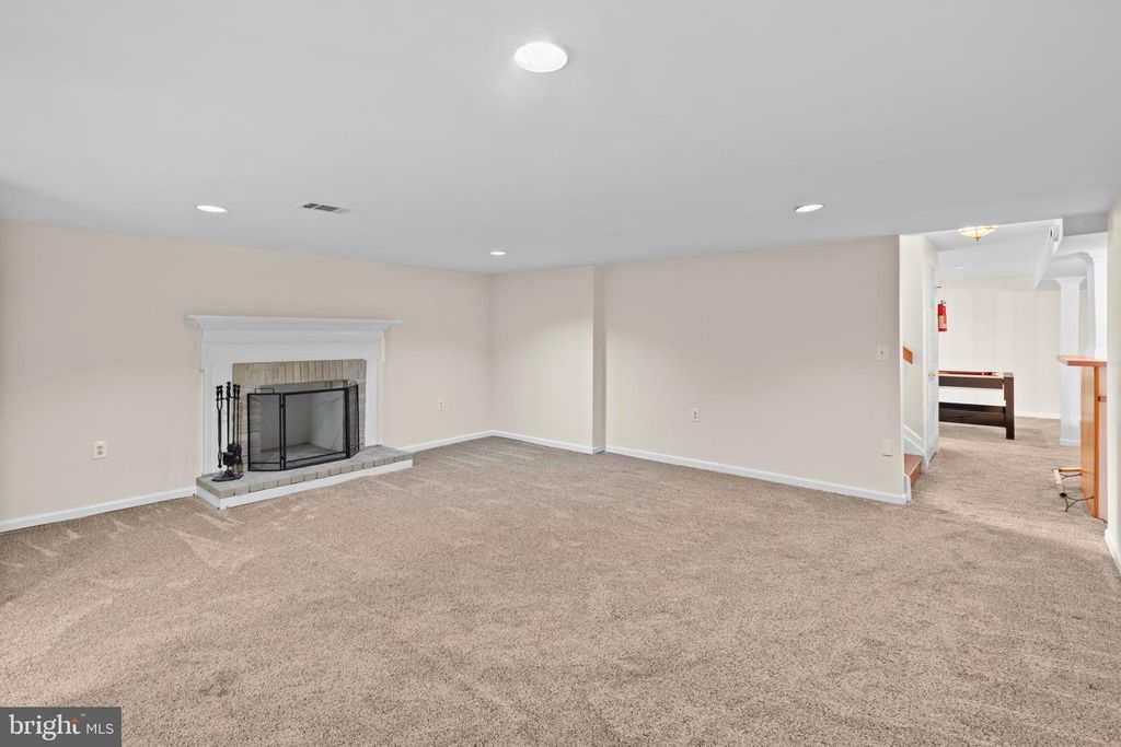 Image 64 of property listing at 10652 QUARTERSTAFF RD, Columbia, MD 21044