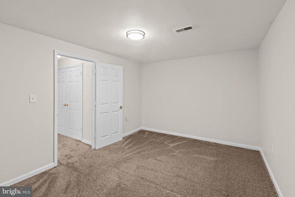 Image 68 of property listing at 10652 QUARTERSTAFF RD, Columbia, MD 21044