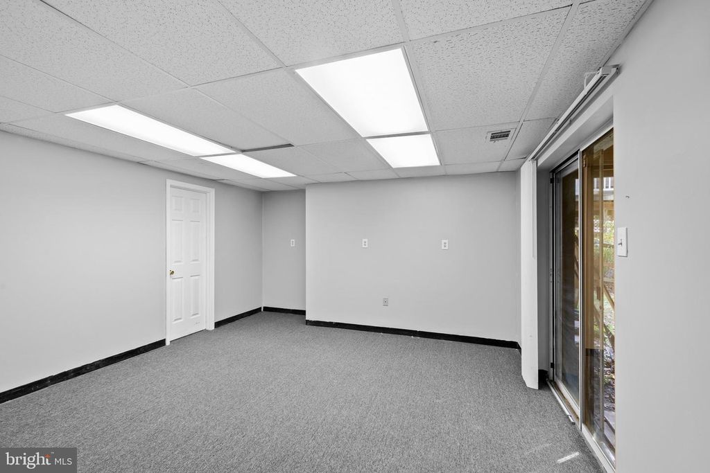 Image 71 of property listing at 10652 QUARTERSTAFF RD, Columbia, MD 21044