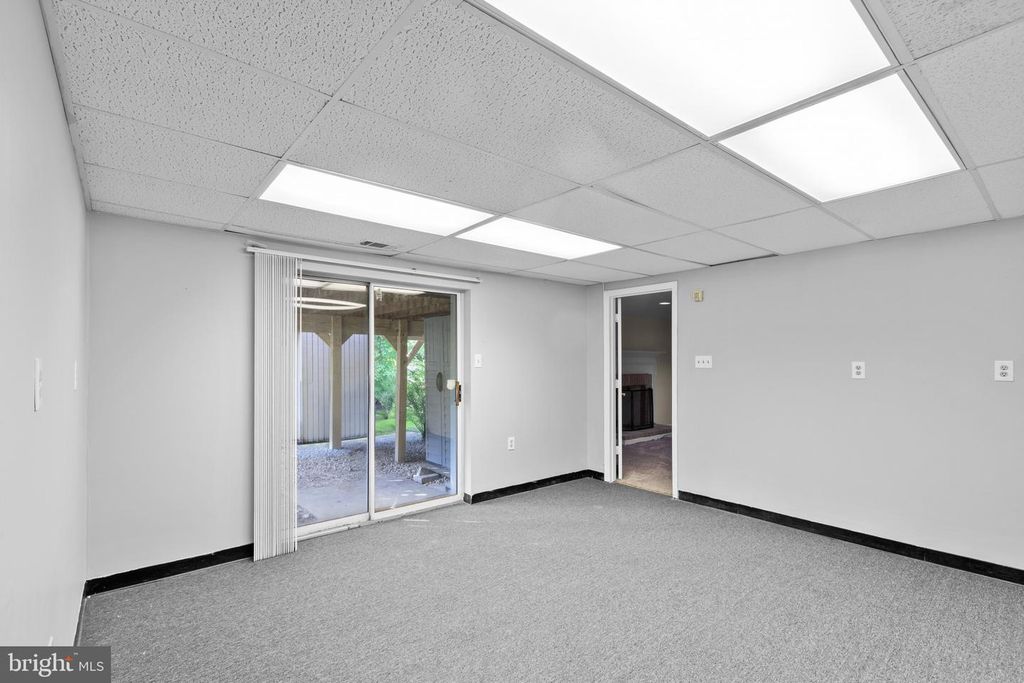 Image 72 of property listing at 10652 QUARTERSTAFF RD, Columbia, MD 21044