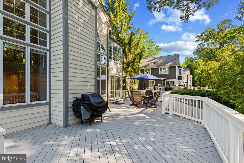 Image 75 of property listing at 10652 QUARTERSTAFF RD, Columbia, MD 21044