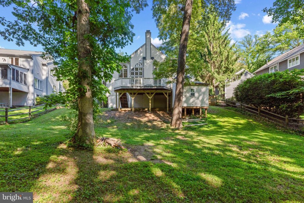 Image 77 of property listing at 10652 QUARTERSTAFF RD, Columbia, MD 21044
