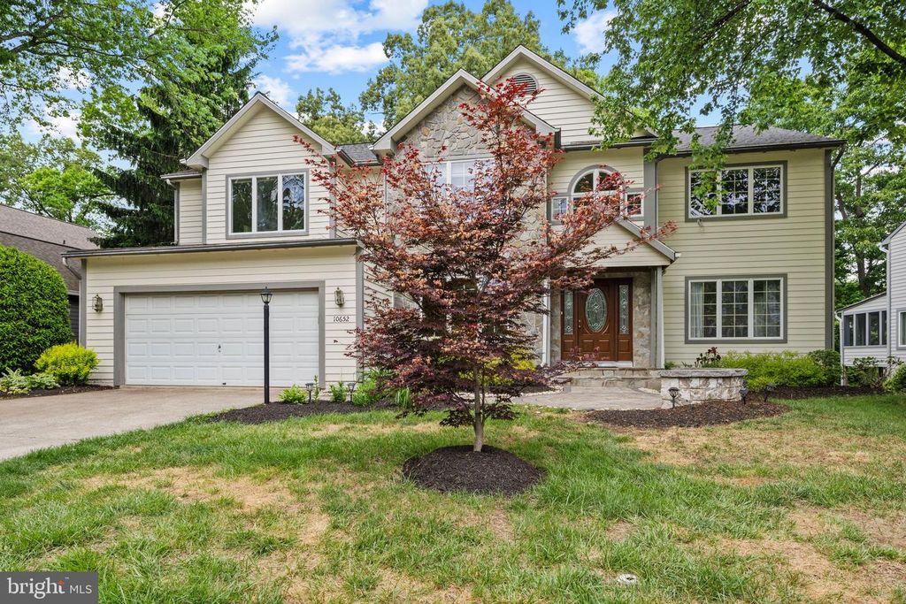 Image 85 of property listing at 10652 QUARTERSTAFF RD, Columbia, MD 21044