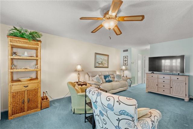 36 Vista Gardens Trail 205, Vero Beach, FL 32962