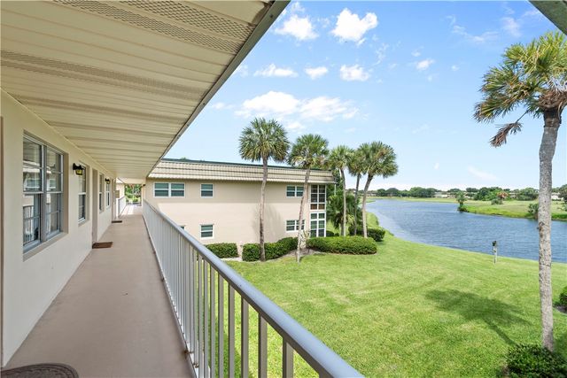 36 Vista Gardens Trail 205, Vero Beach, FL 32962