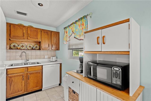 36 Vista Gardens Trail 205, Vero Beach, FL 32962