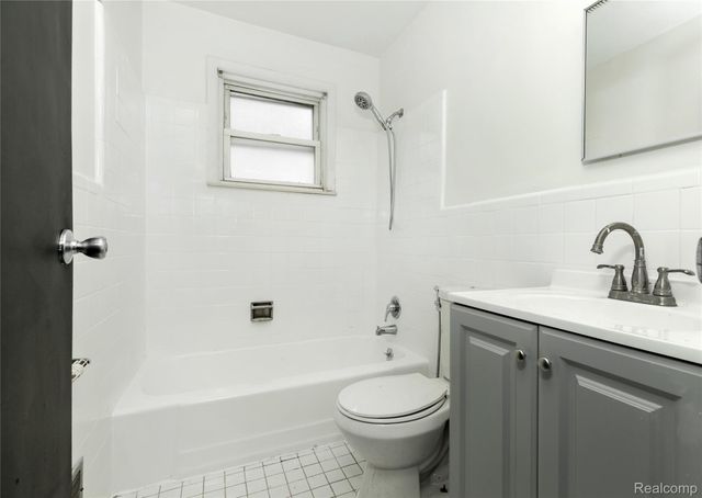 17204 Euclid Avenue, Allen Park, MI 48101