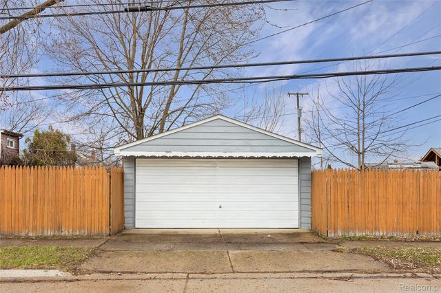 17204 Euclid Avenue, Allen Park, MI 48101