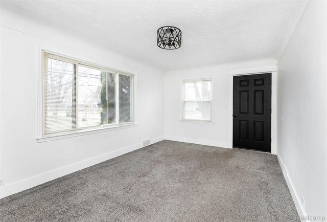 17204 Euclid Avenue, Allen Park, MI 48101