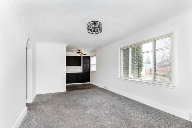 17204 Euclid Avenue, Allen Park, MI 48101